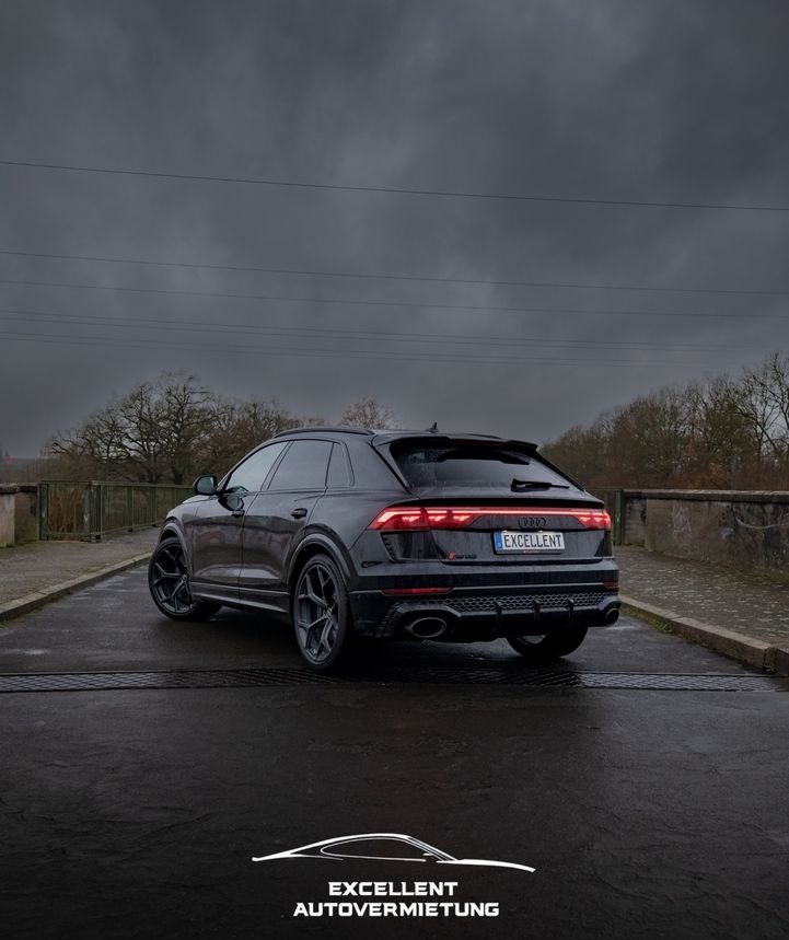 Audi RSQ8 Performance 640 PS Sportwagen mieten in Kirchlengern – 3