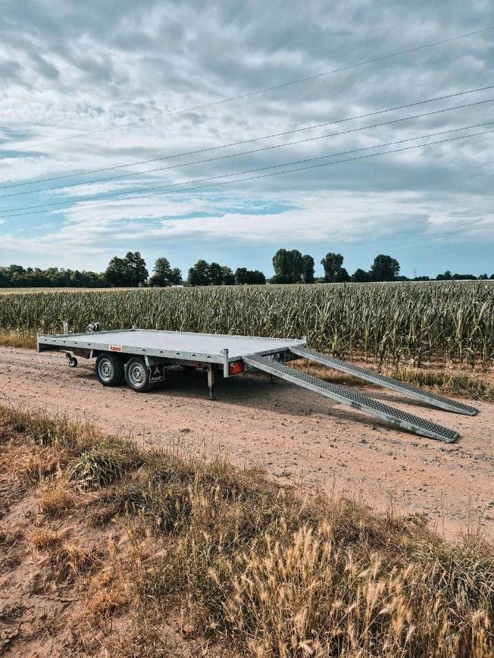 Autoanhänger Autotransporter Trailer Abschlepp mieten in Darmstadt