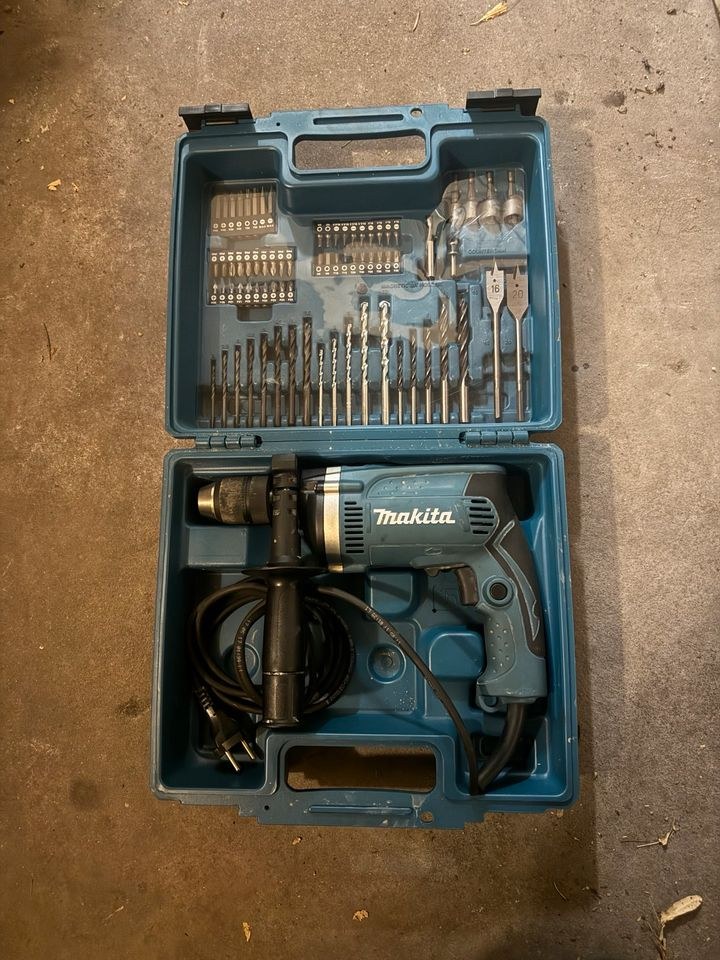 Makita Schlagbohrmaschine mieten in Uplengen