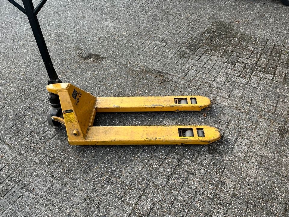 Hubwagen mieten in Uplengen – für schwere Lasten