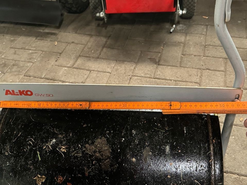 Rasenwalze mieten in Uplengen – für ebenen Rasen – 3