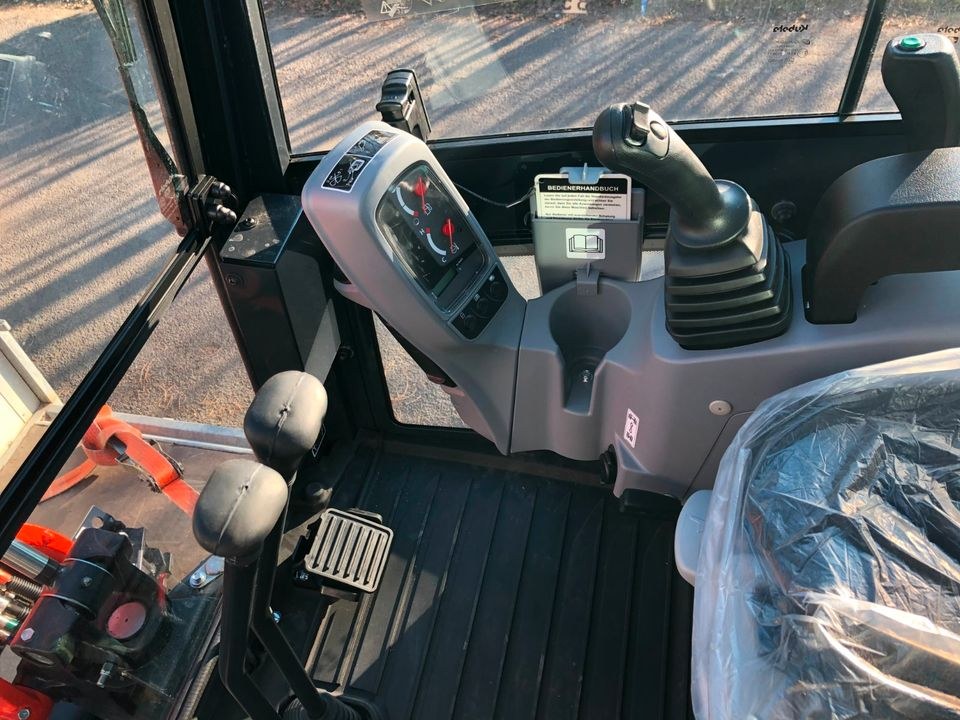 Minibagger 1,9t KUBOTA KX019 4 mieten bei Fahrzeugdienstleistungen – 2