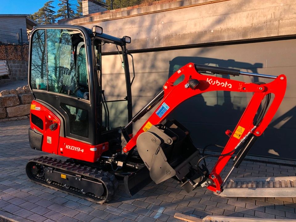 Minibagger 1,9t KUBOTA KX019 4 mieten bei Fahrzeugdienstleistungen