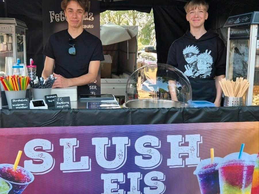 Full Service Fun Food Stand Popcornmaschine mieten in Deutsch Evern