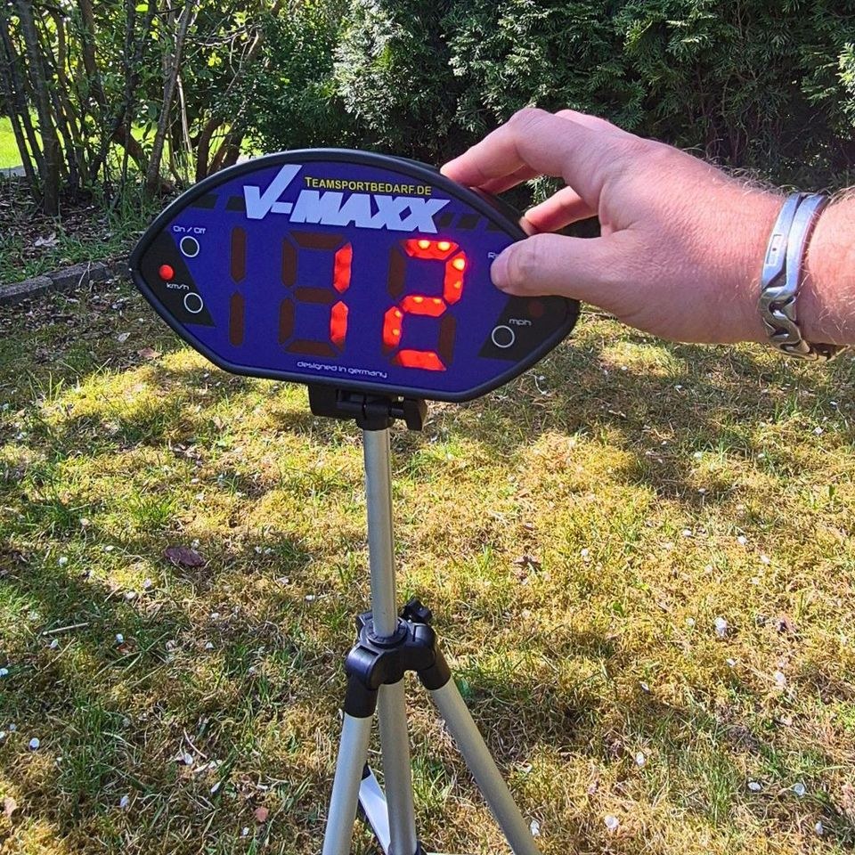 Speed Check Sportradar Geschwindigkeitsmesser mieten in Deutsch Evern – 2