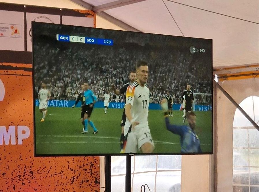 75 Zoll 190cm 4K UHD N Smart TV AndroidTV mieten in Deutsch Evern – 3