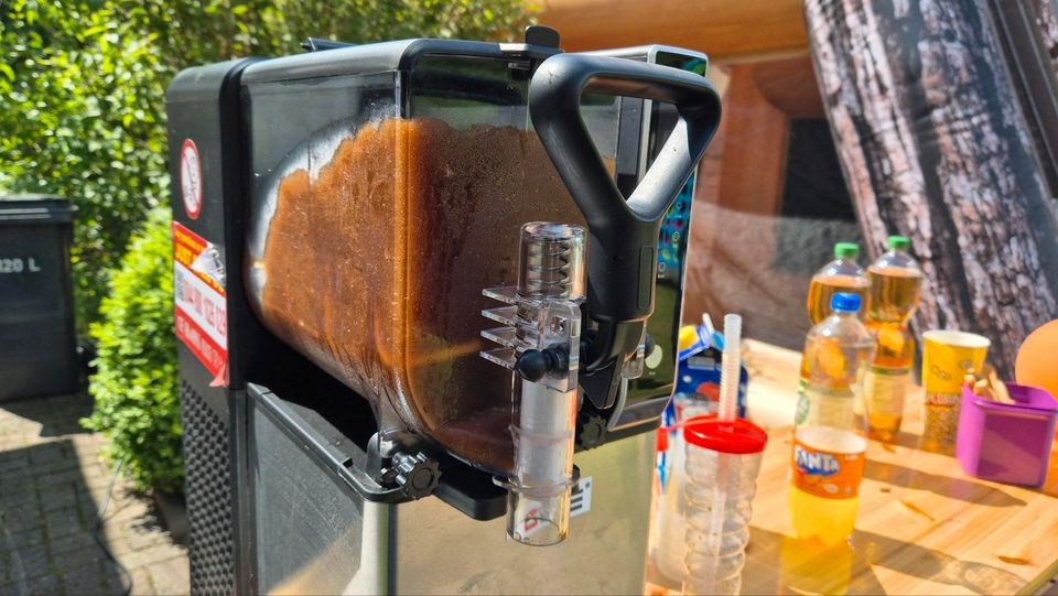1 Tank Slush Eis Maschine Ice mieten bei Fetenkidz Events René Müller – 3
