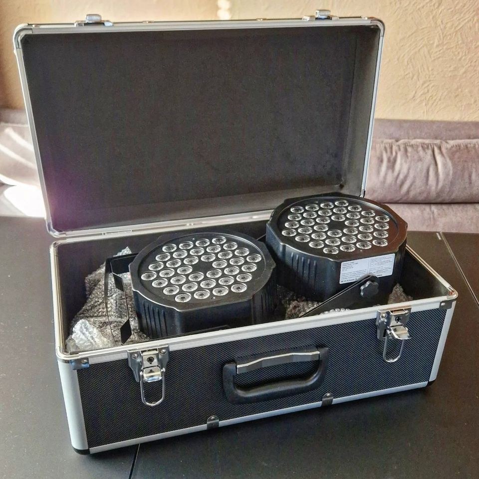 AKKU LED Strahler N DMX Sound Disco Bühnenlicht mieten – 3