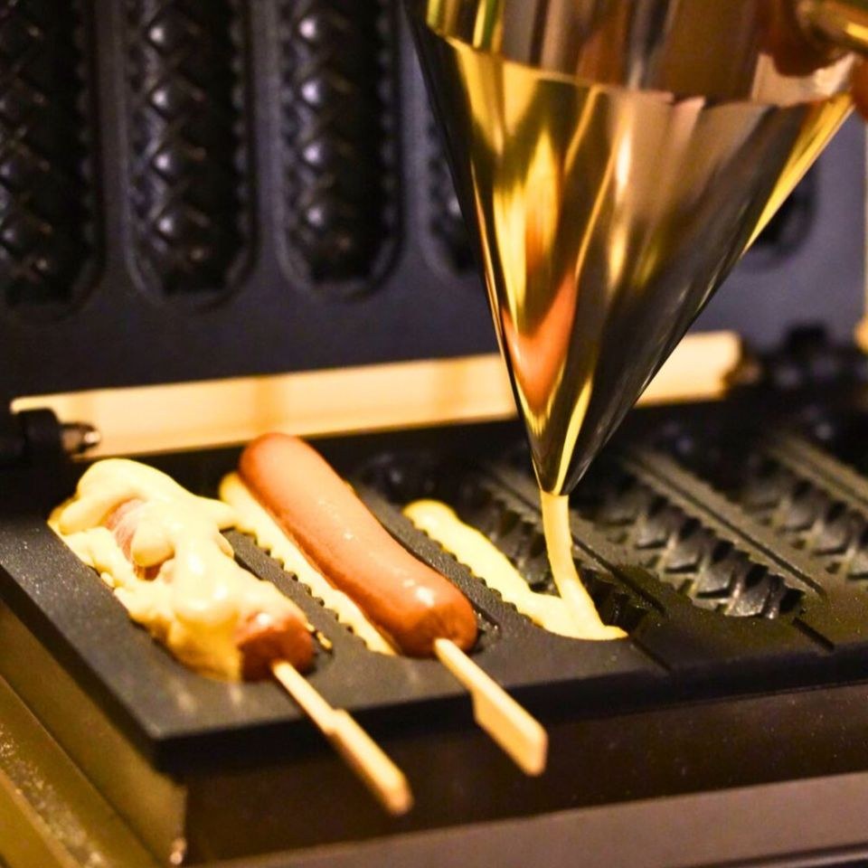 Corn Dog Maker N Waffeln Stiel Waffel mieten in Deutsch Evern – 2