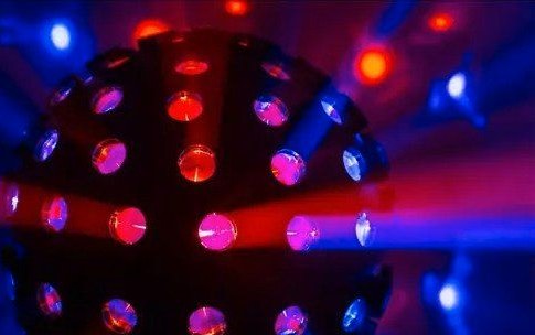 Discokugel LED Strahleneffekt Lichteffekt mieten in Deutsch Evern