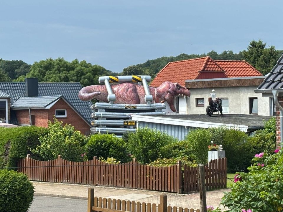 XL Hüpfburg Dino ist los mieten bei Eventservice Flo Zeltmann – 4