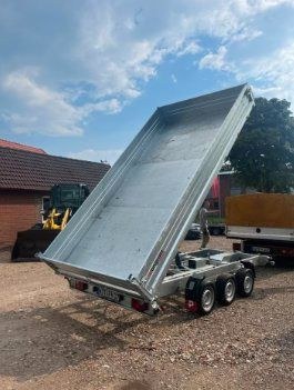 Pongratz 3 Seiten Kippanhänger Anhänger mieten bei FNC