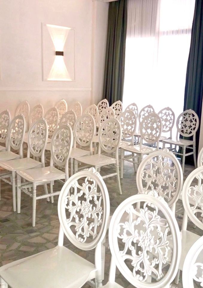 Deko Stuhl Runder Tisch Tischdecke mieten in Gelsenkirchen – 4