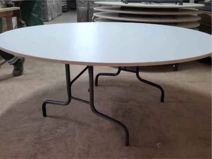 Deko Stuhl Runder Tisch Tischdecke mieten in Gelsenkirchen – 3