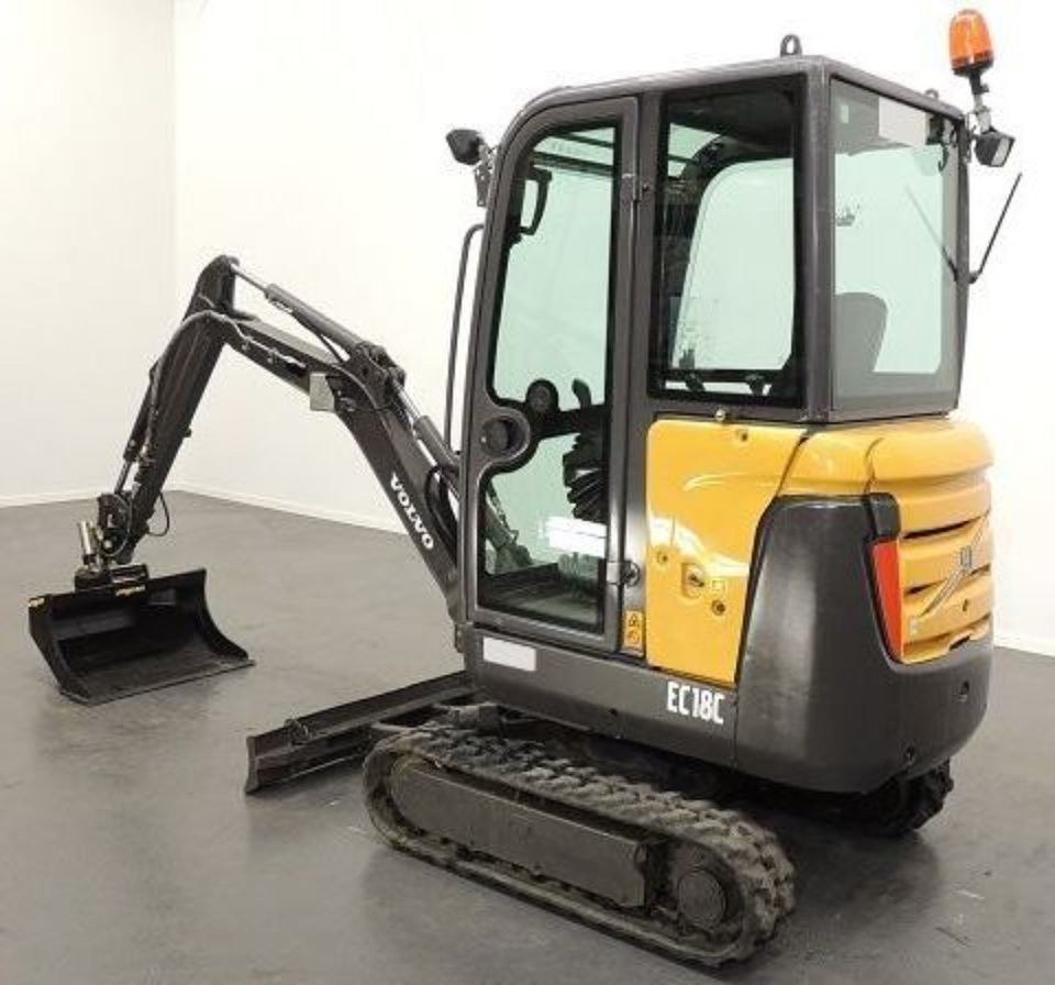 Minibagger Volvo EC 15C 1,6T mieten bei Geestländer Galabau