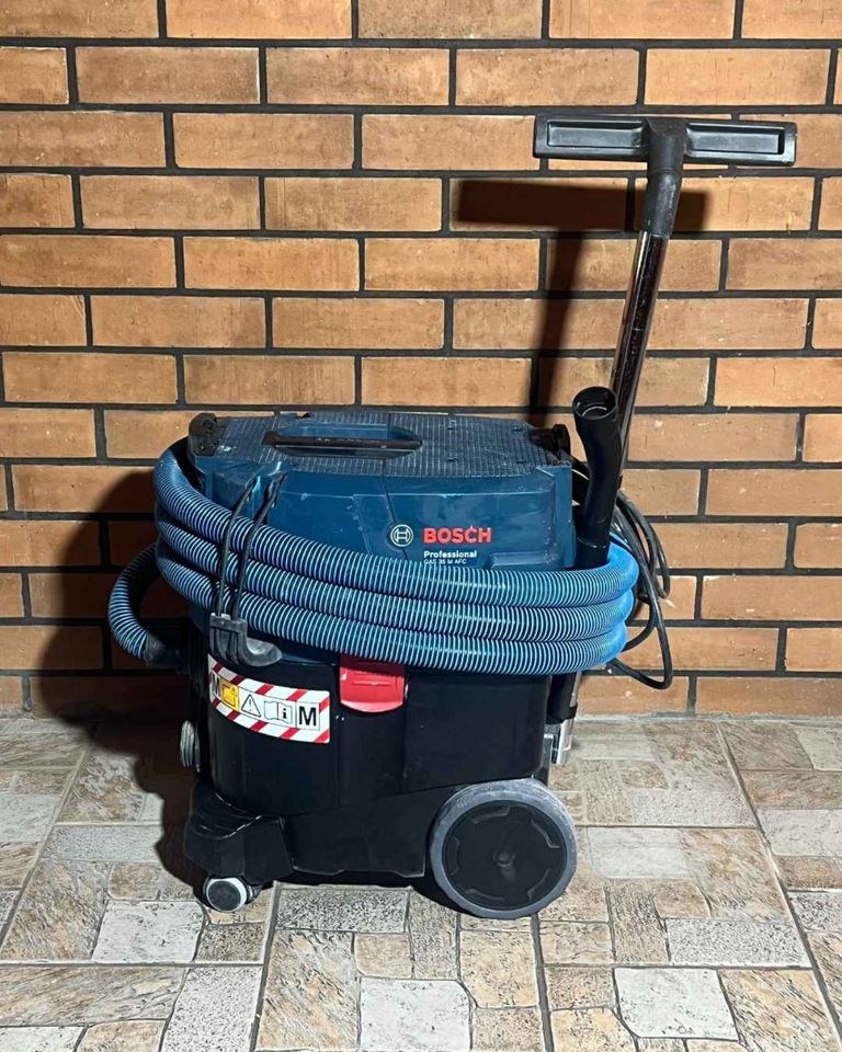 Nass Trockensauger Staubsauger Bosch mieten in Sande
