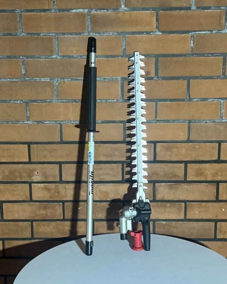 Makita Gelenkheckenschere Hochentaster mieten in Sande – 2