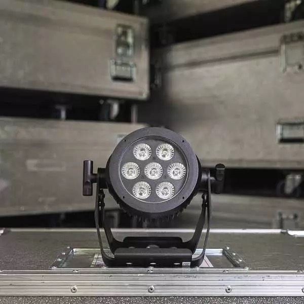 6x LED Outdoor Scheinwerfer Set ADJ 7P HEX IP mieten in Barendorf