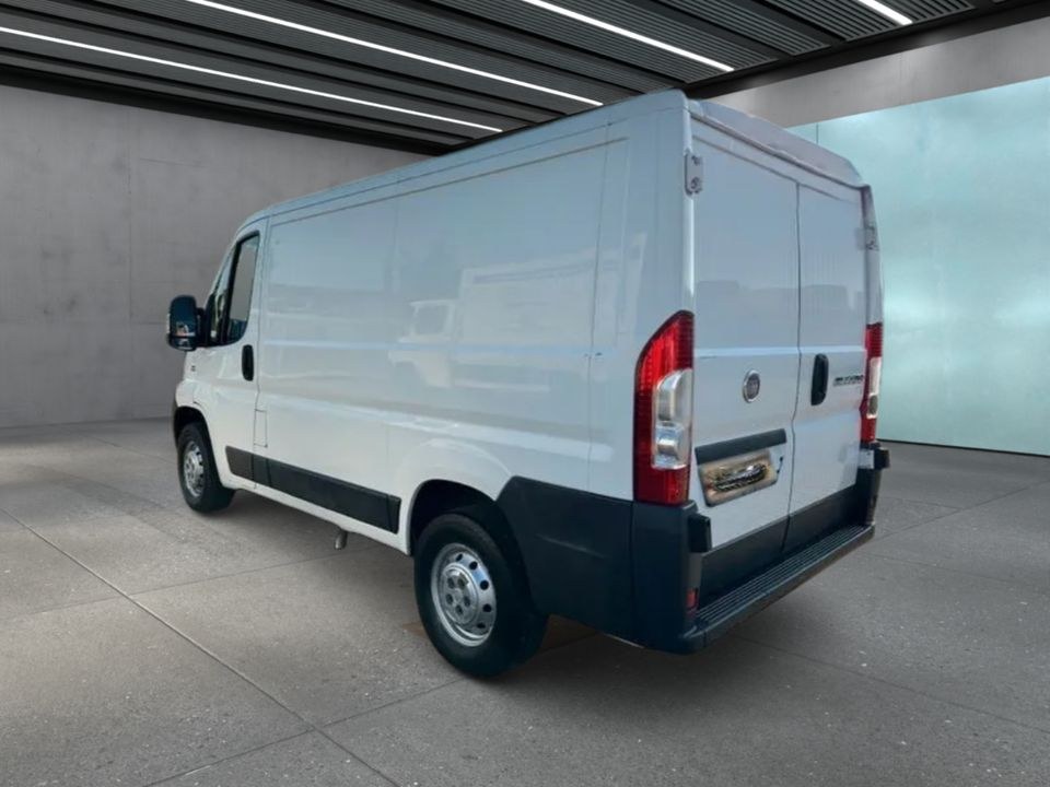 TRANSPORTER BUS L1 H1 300KM 3,5T mieten in Krefeld – für Gruppe & Team – 2