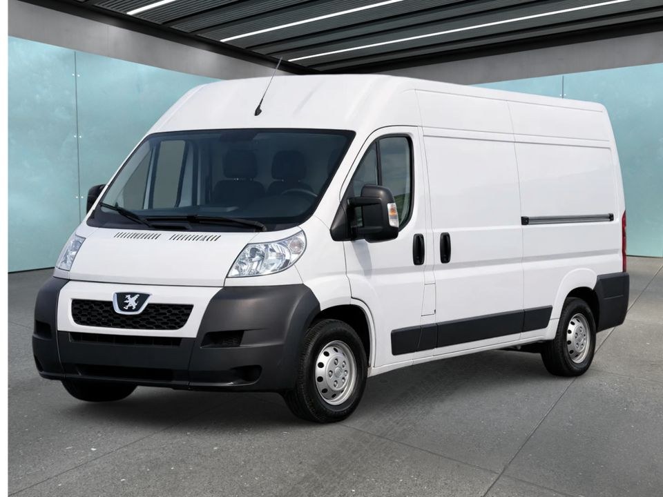 TRANSPORTER BUS L2 H2 300KM 3,5T mieten in Krefeld – für Gruppe & Team