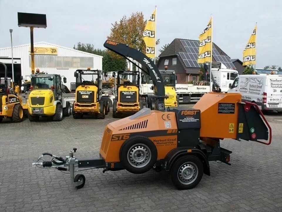 Först Häcksler Buschhacker Schredder mieten bei Graaf Baumaschinen