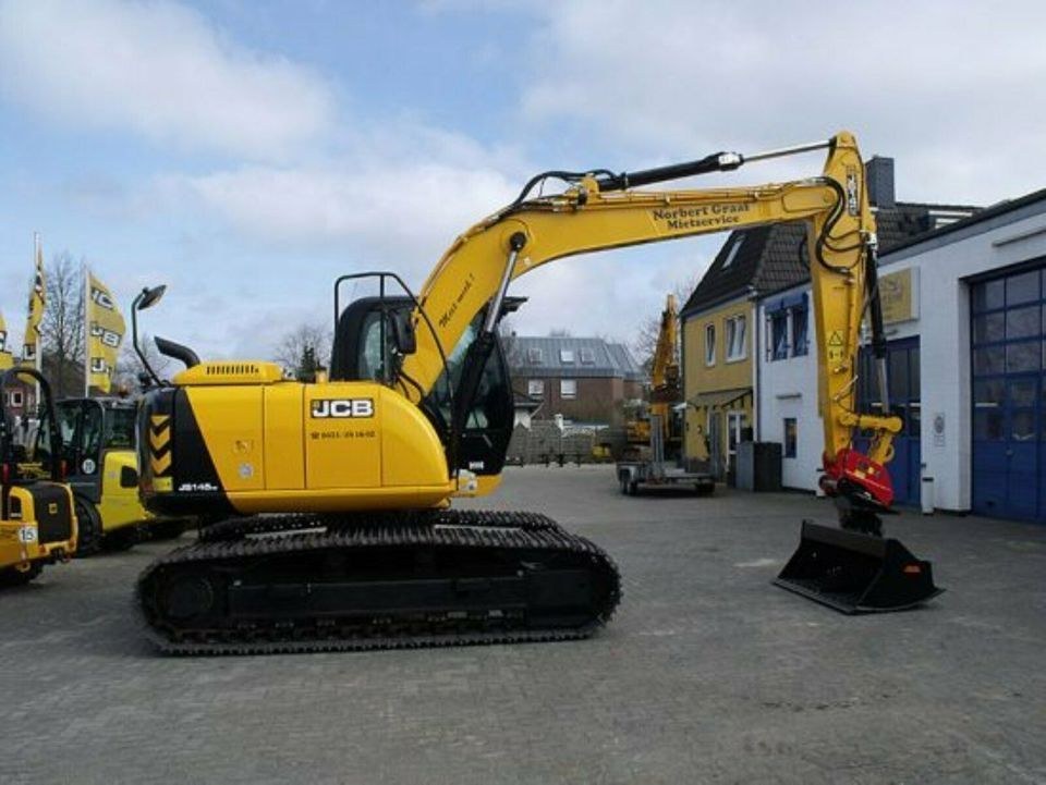 Großer Kettenbagger mieten bei Graaf Baumaschinen – 2