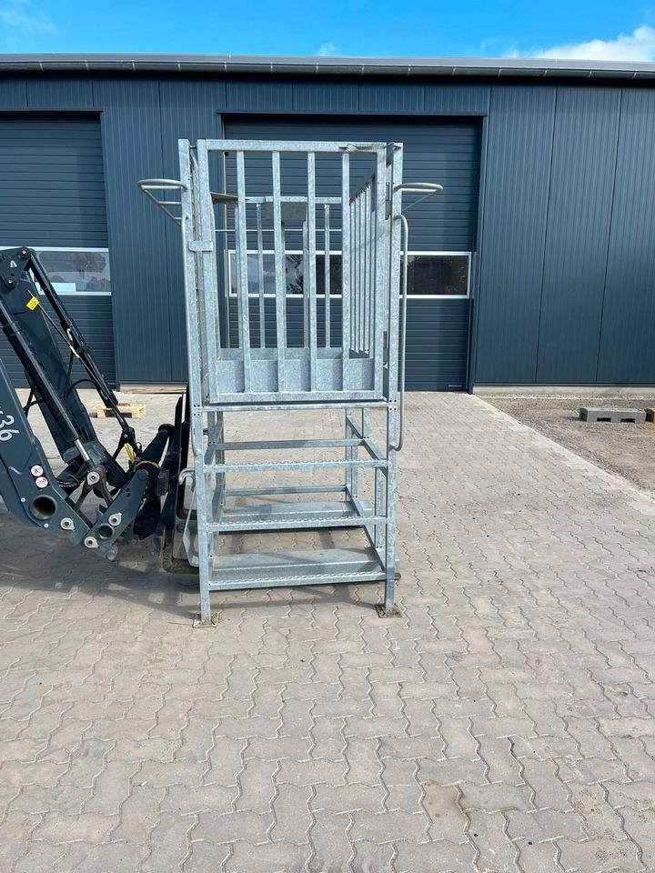 Schlepper 85 PS inkl Frontlader mieten bei Grossmann & Siegmeier – 4
