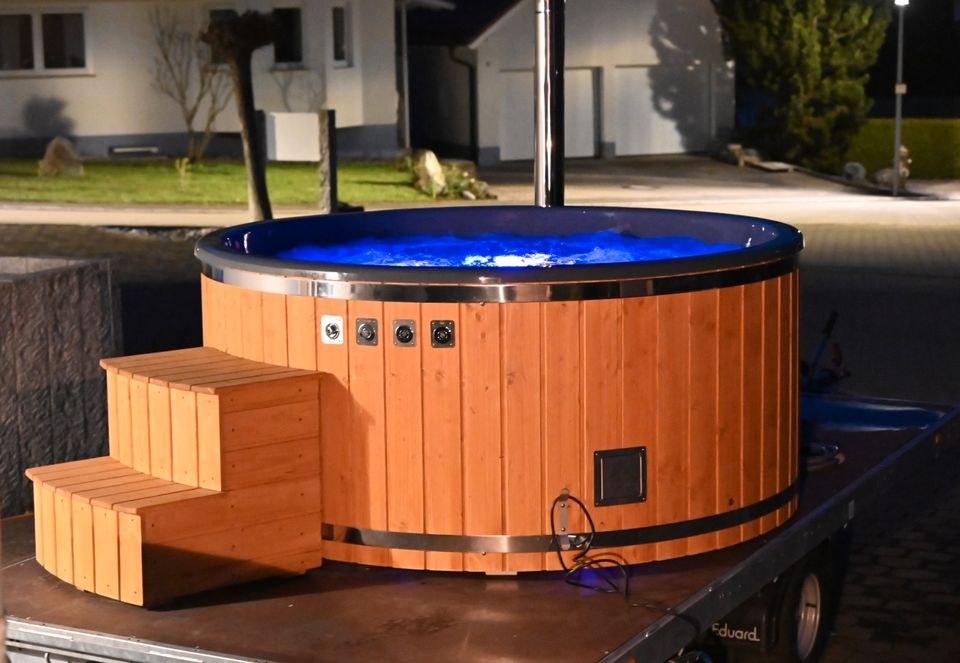 Whirlpool Hottub zuhause mieten bei Alicia Laaser Heimatwärme-Sauna