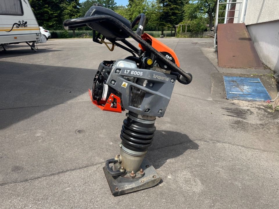 Husqvarna LT 6005 Stampfer Rüttelstampfer mieten in Gladbeck
