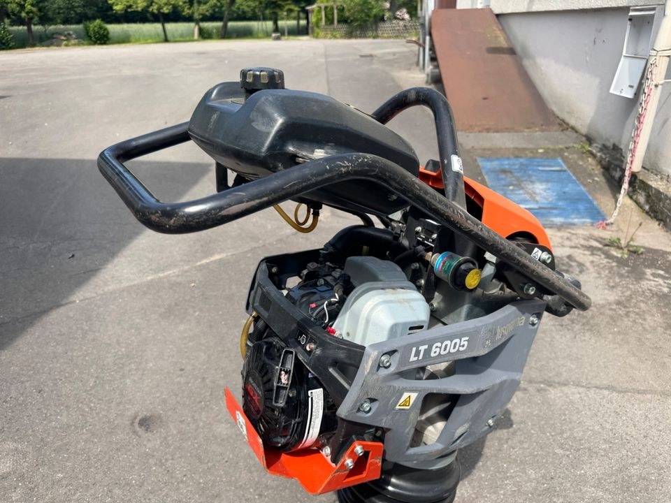 Husqvarna LT 6005 Stampfer Rüttelstampfer mieten in Gladbeck – 3