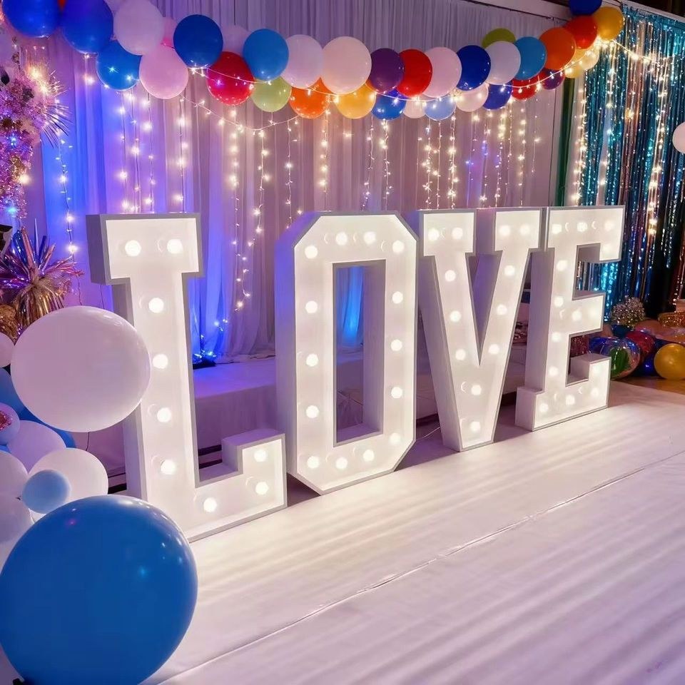 XXL Leuchtbuchstaben LOVE mieten in Billerbeck – für die Hochzeit