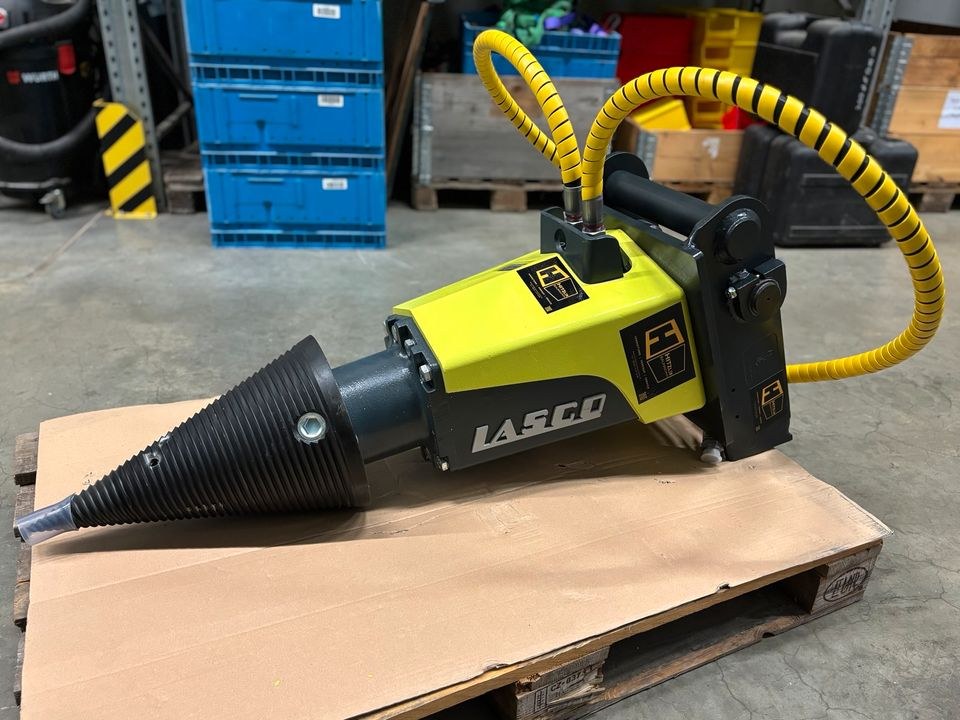 LASCO Kegelspalter D1 3 9 to Bagger MS03 MS08 mieten in Bibertal – 2