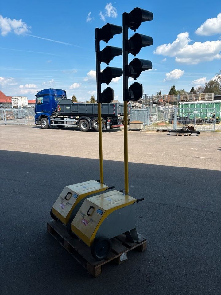 Nissen LZA 500 Verkehrsampel Lichtsignalanlage mieten in Bibertal – 4