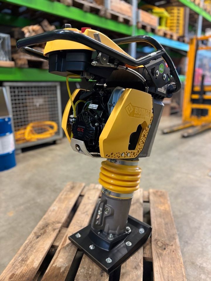 Bomag Stampfer BT65 70 kg Honda GXR120 4 Takt mieten in Bibertal – 4