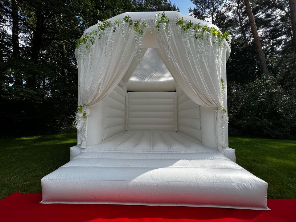 Hüpfburg Wedding Wonderland N mieten bei Hopp Hopp Hüpfburg Ennigerloh – 2