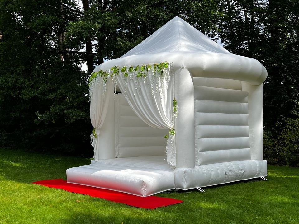 Hüpfburg Wedding Wonderland N mieten bei Hopp Hopp Hüpfburg Ennigerloh