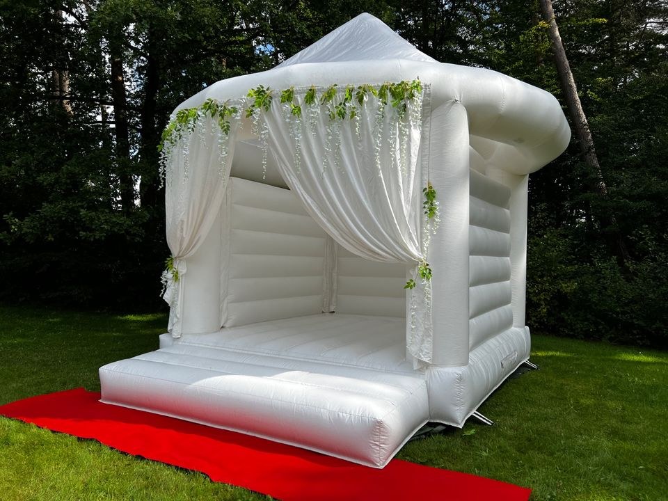 Hüpfburg Wedding Wonderland N mieten bei Hopp Hopp Hüpfburg Ennigerloh – 3