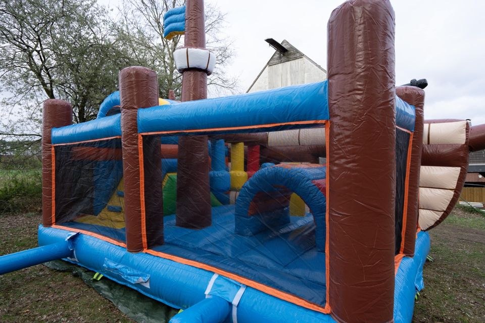 Hüpfburg Piratenschiff N mieten bei Hopp Hopp Hüpfburg Ennigerloh – 4