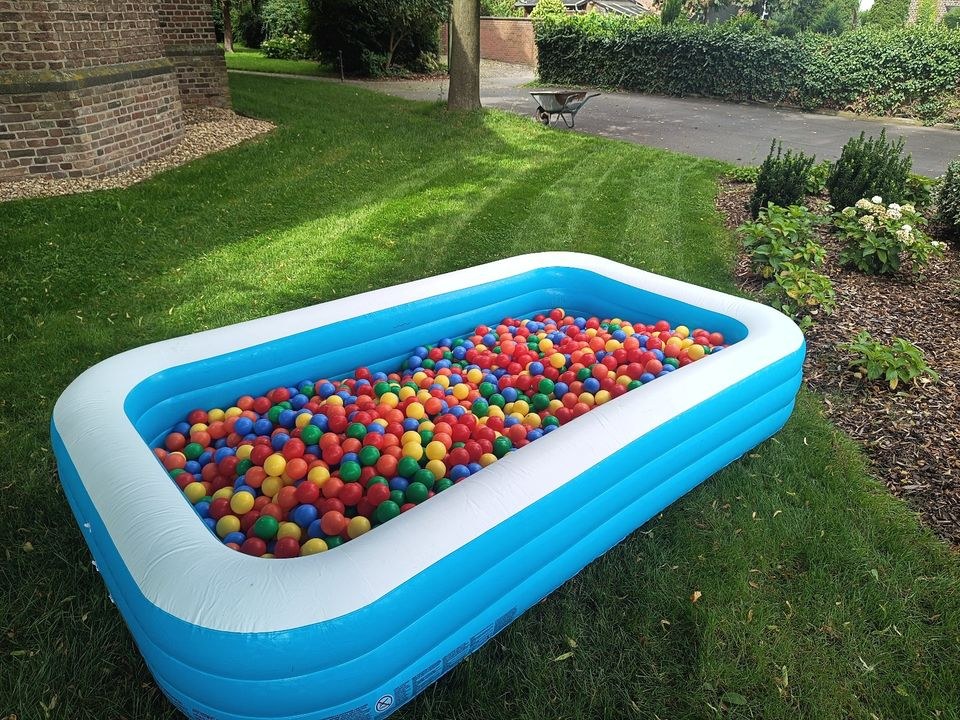 Bällebad auch m Wasser befüllb mieten bei Thomas – Spaß für Kinder