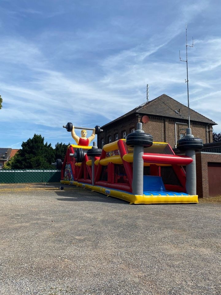 Hüpfburg Hinternisparcours 21,5x5x8 m Pkw mieten bei Thomas – 2