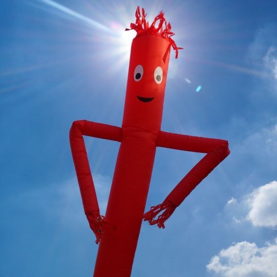 Roter Skydancer Ein Blickfang jedes mieten in Aurich