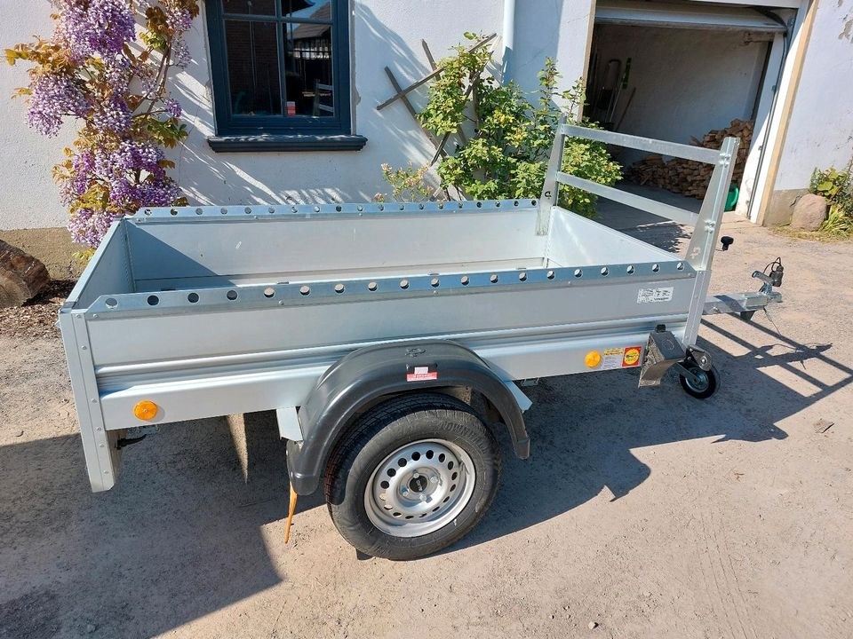 Anhänger 750kg offen 1 Monat mieten in Issum – für Umzug & Baumarkt