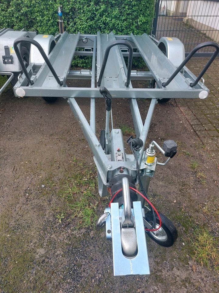 Mottorradanhänger 1000kg 1 Monat mieten in Issum – 2