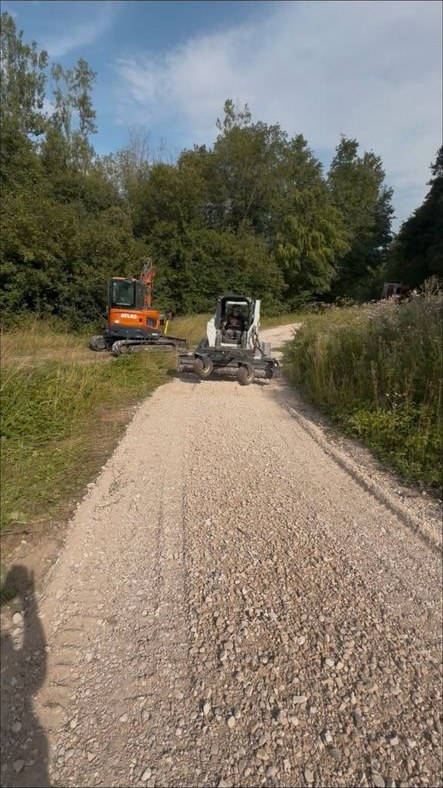 Kraftrechen Grader Anbaugerät Wegebau mieten bei Jäger Baumaschinen – 4