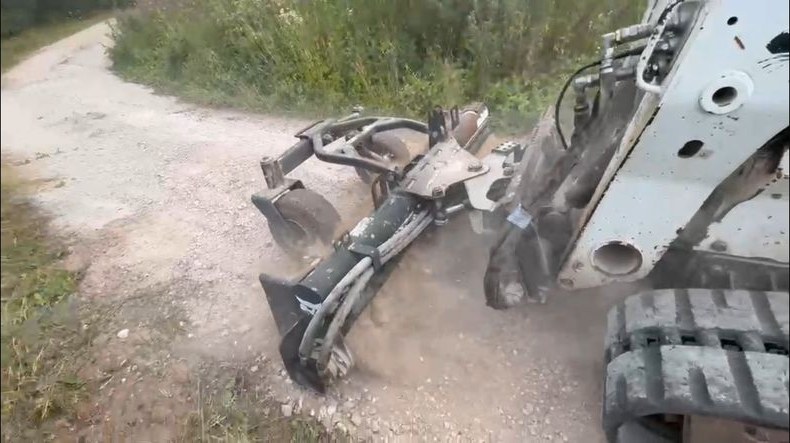 Kraftrechen Grader Anbaugerät Wegebau mieten bei Jäger Baumaschinen – 2