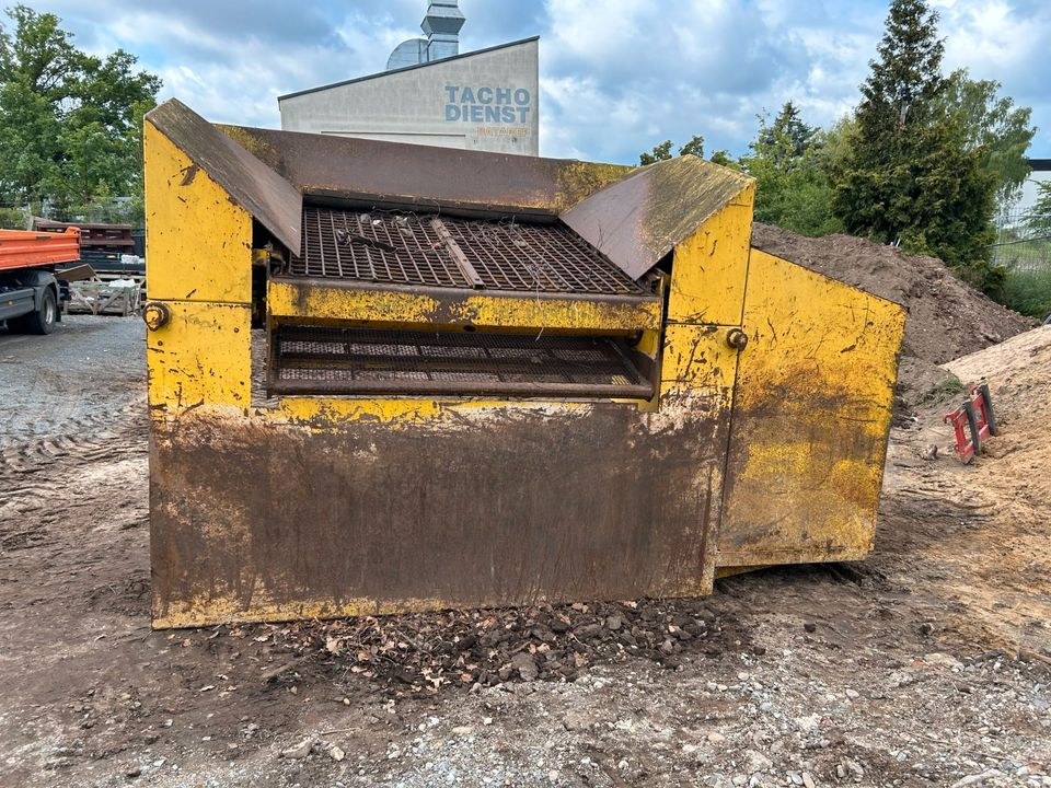 Siebanlage Vibrationssiebanlage mieten bei Jäger Baumaschinen