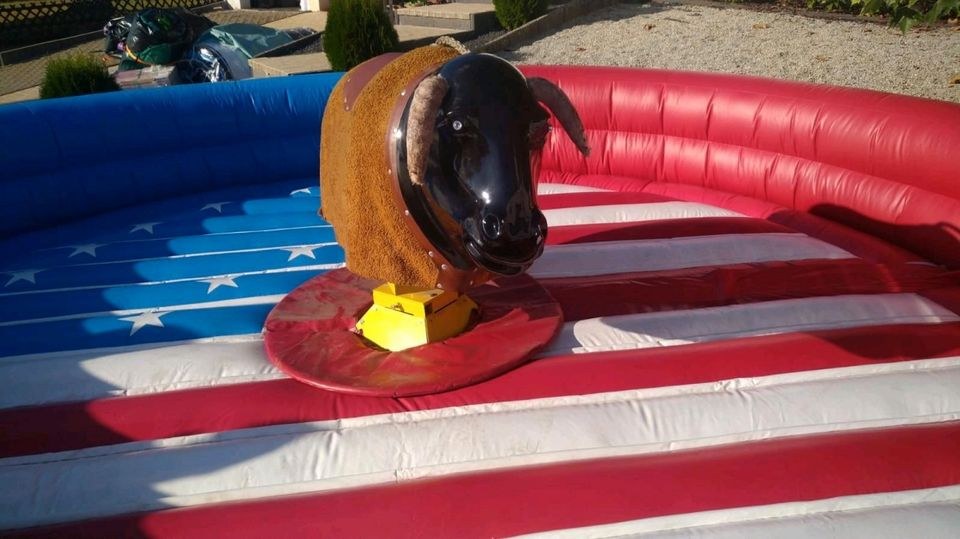 Bullriding Surfsimulator Popcorn Fußballdart mieten in Schmelz