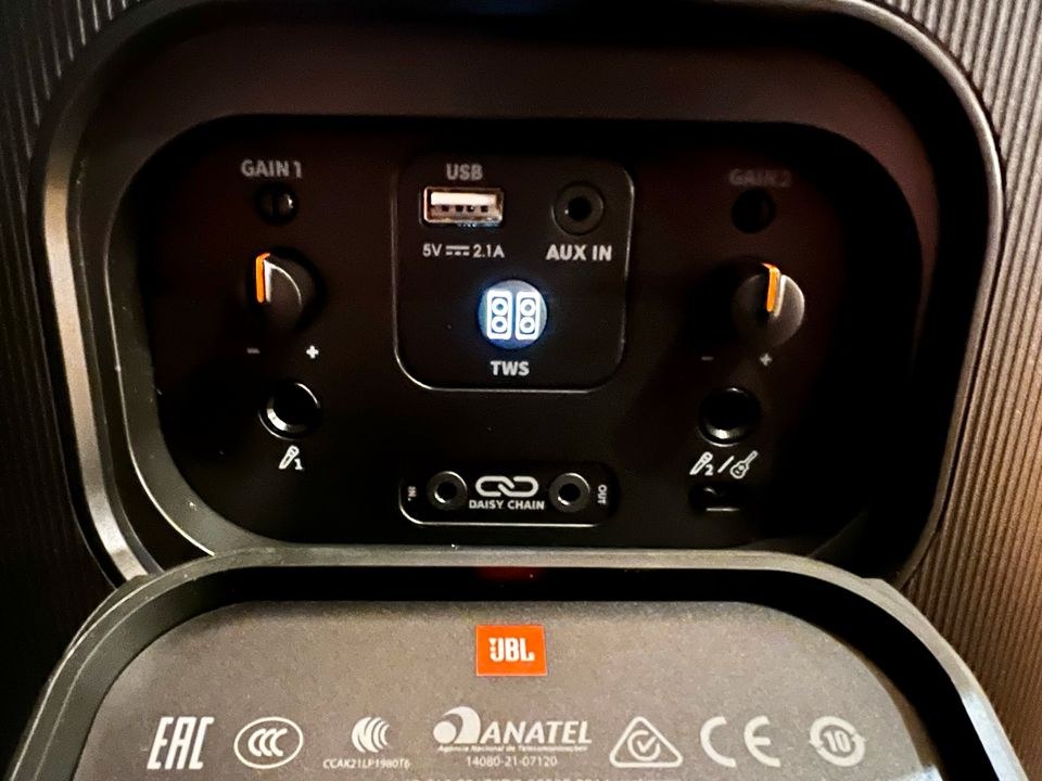JBL 710 Partybox mieten bei Kardinal – Party-Sound – 4