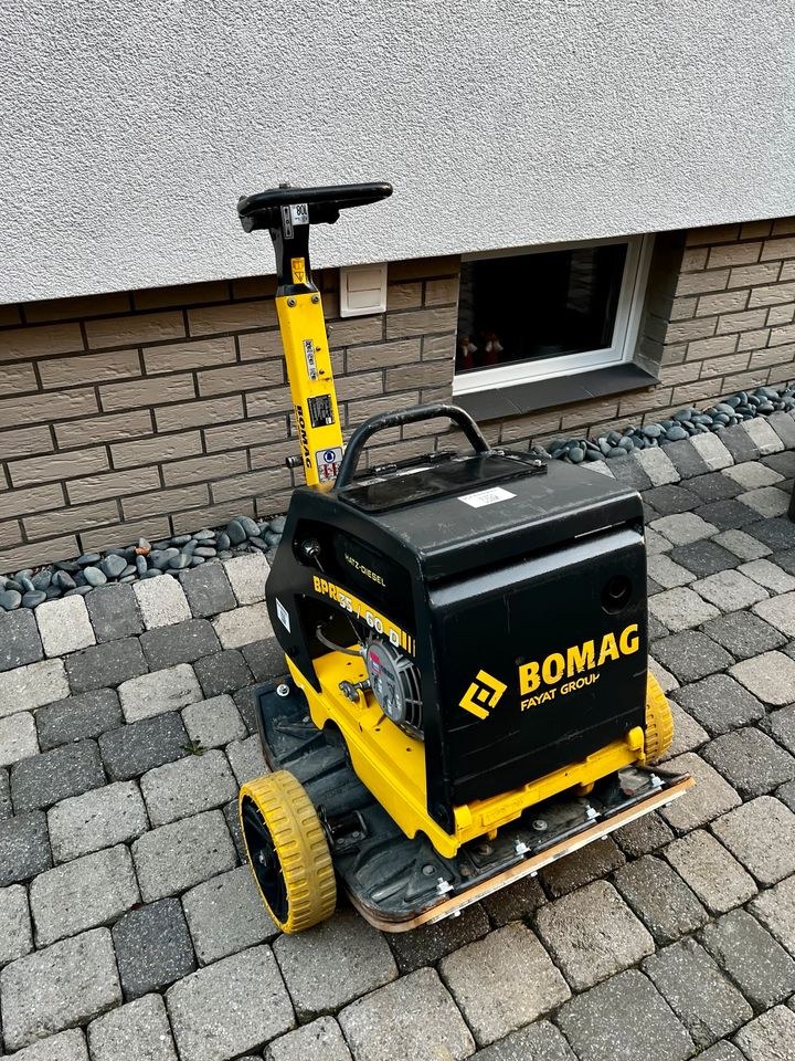 Rüttelplatte Bomag BRP 35 60D 225kg N mieten bei Kardinal – 2