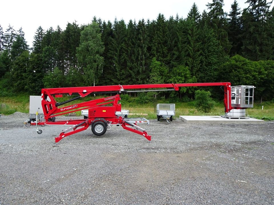 Anhänger Arbeitsbühne Hubsteiger Arbeitshöhe mieten in Konzell – 3